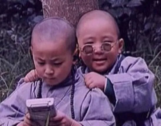 释小龙晒与郝邵文小时候图片 网友：我逝去的童年啊