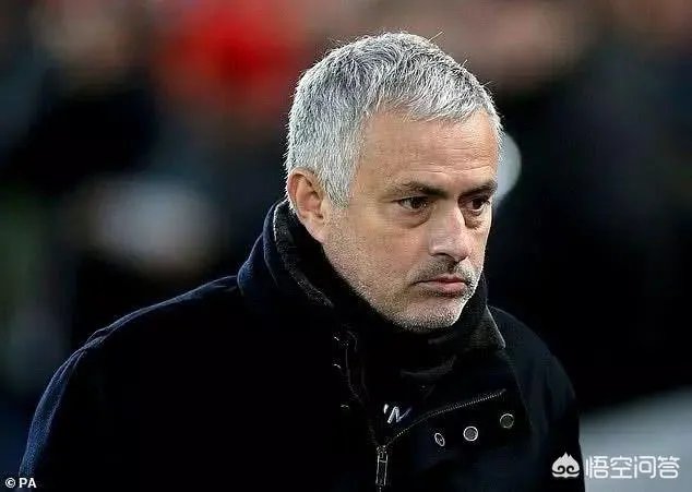 曼联官宣：穆里尼奥正式下课！为什么穆里尼奥带队第三年总被解雇？是自身原因吗？