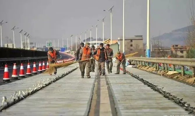 首条高速光伏公路有何特点?