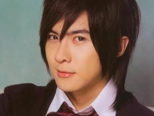 唐禹哲吻戏图片大揭露 在电梯里吻了三十多次