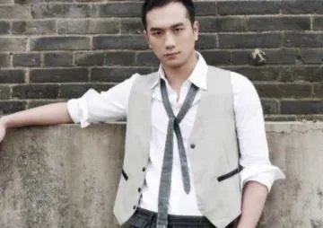 黄觉徐静蕾为什么分手：黄觉妻子麦子的原名