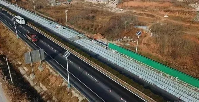 首条高速光伏公路有何特点？