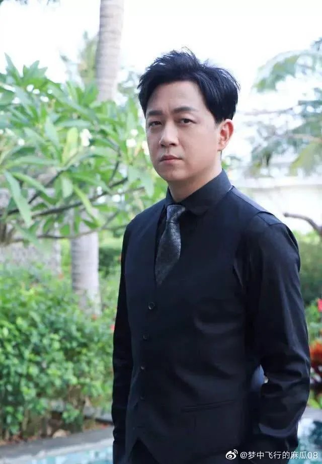 李小璐贾乃亮被拍到离婚后首次合体,你怎么看?