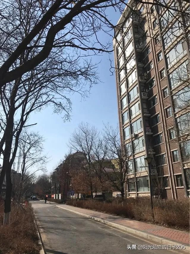 如何看待27岁男子去鹤岗花3万元买房,几个月后2.2万元卖掉?