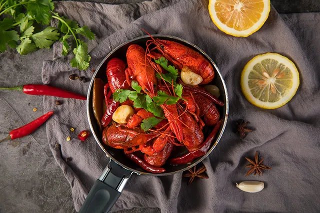 小龙虾怎么吃 小龙虾的正确吃法