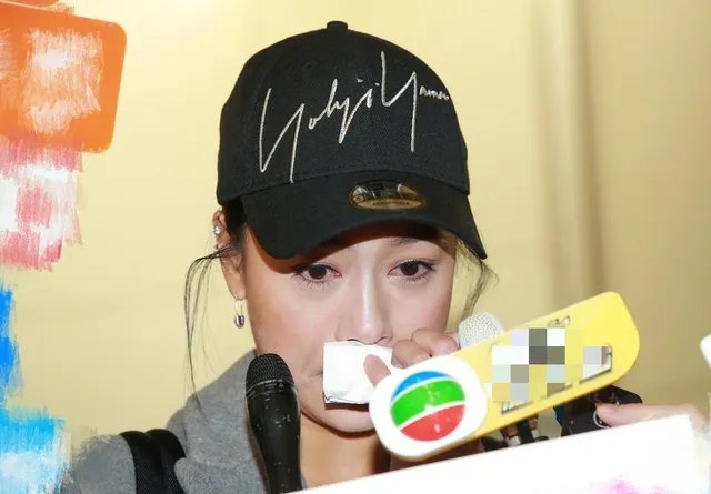 出轨许志安风波后，黄心颖返港落泪！后来怎样？