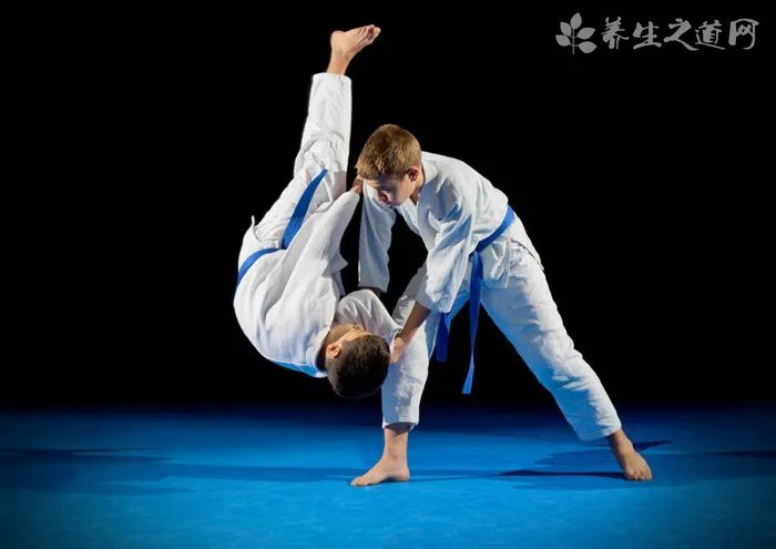 中国武术怎么练