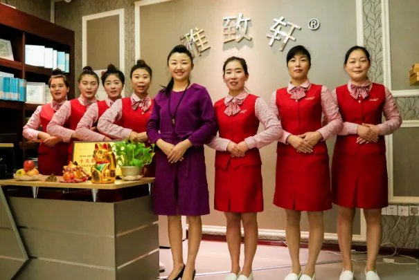 七年贷款做美容欠五十多万,女子月薪三千这辈子都还不完了,你怎么看?