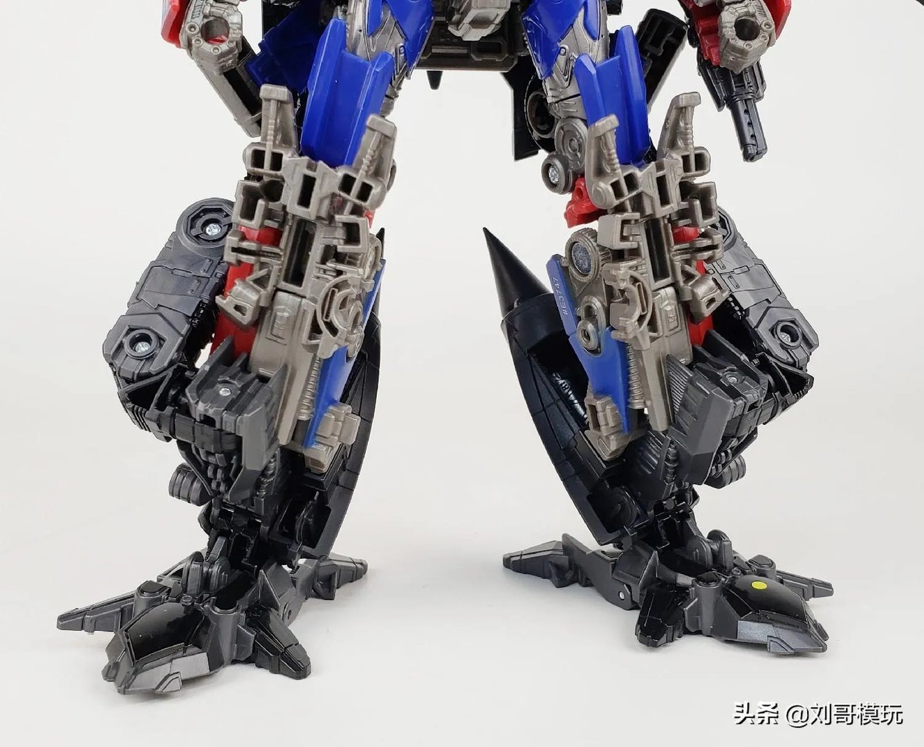 变形金刚2擎天柱合体（变形金刚SS天火擎天柱合体图文展示！）