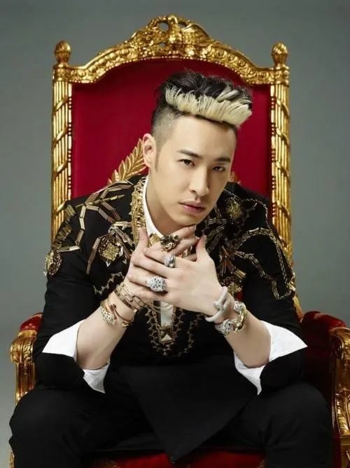 有人说潘玮柏2002-2008年巅峰时人气比周杰伦还高，是这样吗？