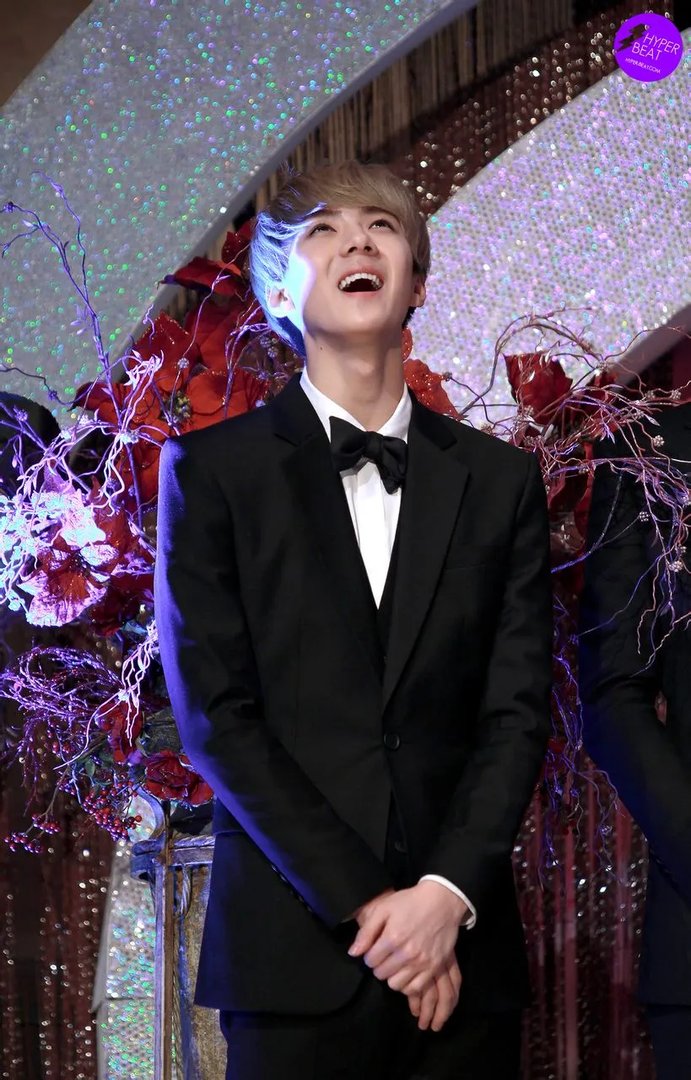 球吴世勋快本可爱颂的动图、还有他其他的动图+图片都可以 要萌啊