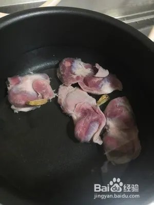 鸡胗炒青椒的做法