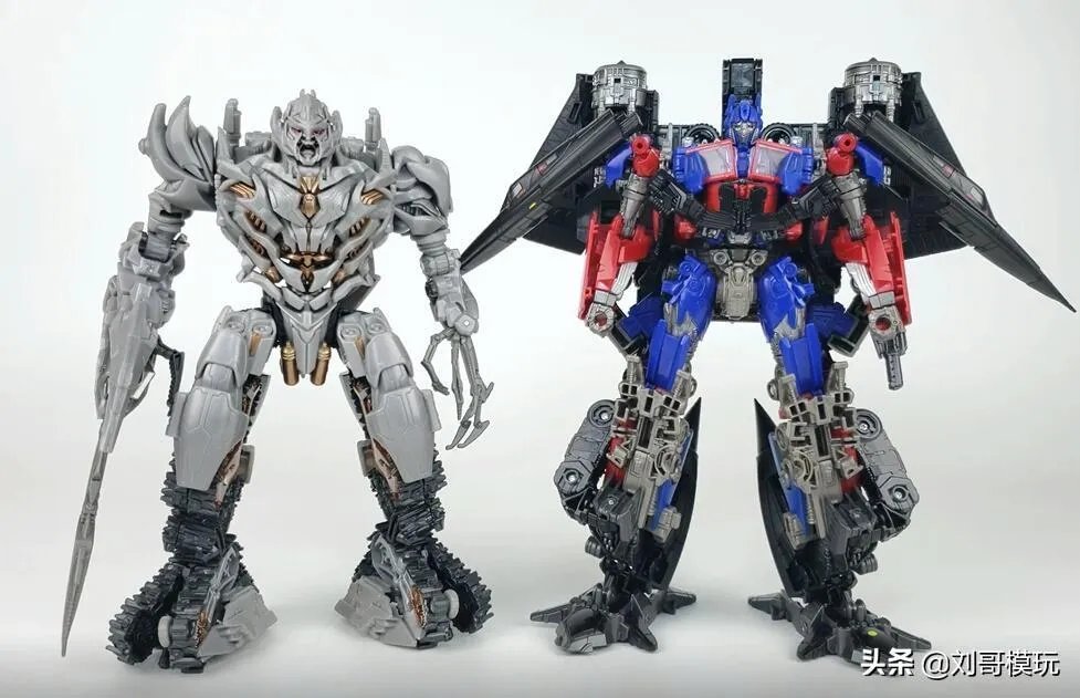 变形金刚2擎天柱合体（变形金刚SS天火擎天柱合体图文展示！）