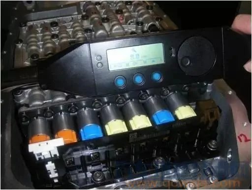 自动变速箱阀体总成拆卸与安装（教程图解）