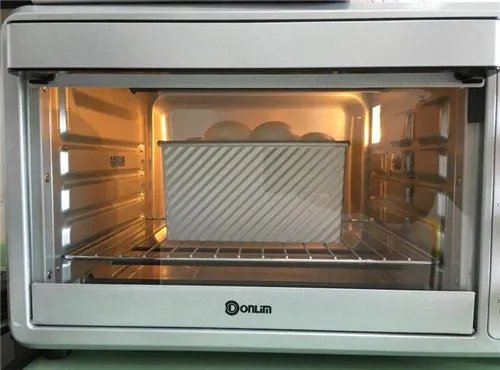 烤箱内壁的黑点污渍怎么去除