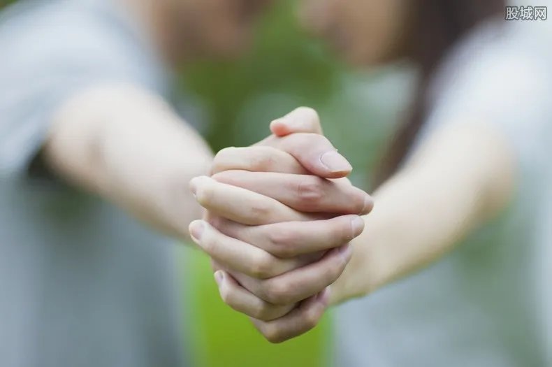 试婚一个月后分手 男方要求女方退10万“押金”