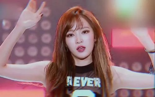 孟佳新歌封面被指抄袭，她的公司有什么回应？