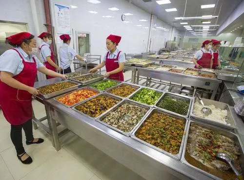 公司规定员工倒掉3次午餐将开除,此规定在法律上有效吗?