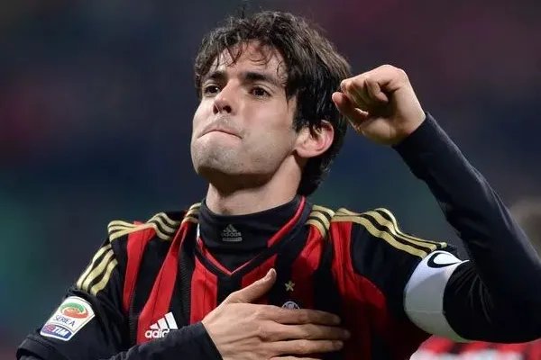 巴西足球史上十大前锋,卡卡与内马尔谁的成就和地位更高？