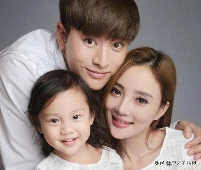 李小璐贾乃亮被拍到离婚后首次合体,你怎么看?