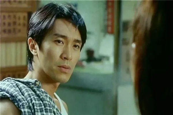 朱茵放下20年的仇恨嫁给黄贯中，周星驰曾后悔过吗？