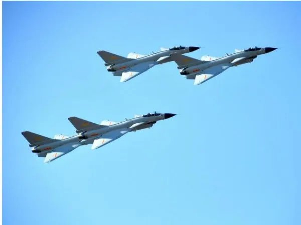 美侦察机在东海遭中国战机拦截?