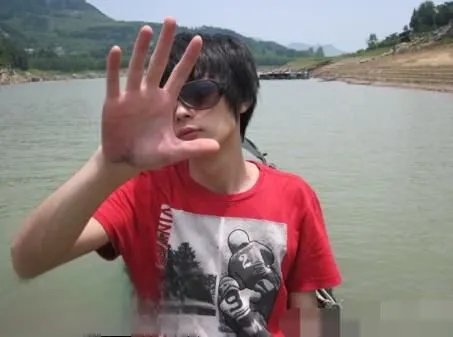 朱梓骁怎么了 说一说朱梓骁郭敬明陈学冬三个人的故事