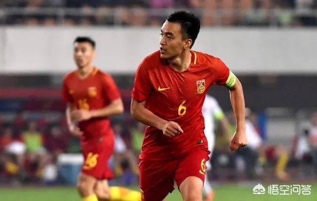 冯潇霆最近状态那么差,但还是进了新一轮的12人大名单,你怎么看?