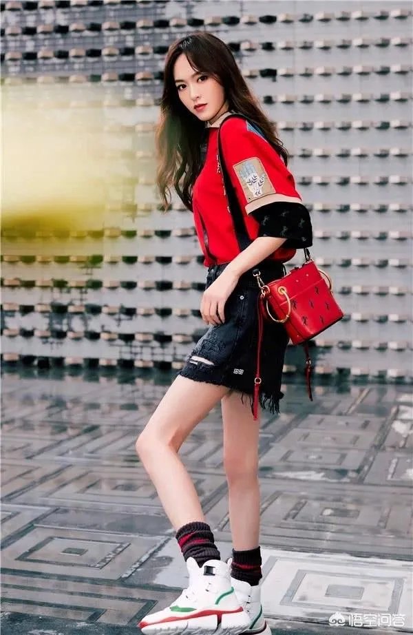 靠美腿或身材意外走红的明星有哪些？