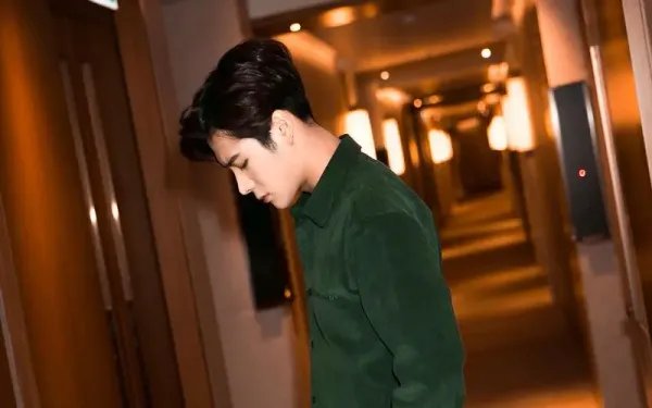 王嘉尔正式加入世界顶级舞团Kinjaz!你如何评价他的舞蹈功底?