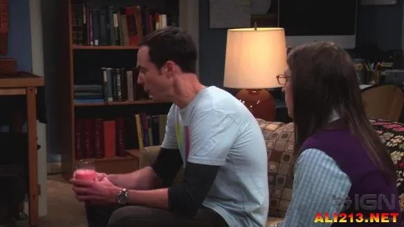 谢耳朵内裤登场 《生活大爆炸》第八季爆笑花絮