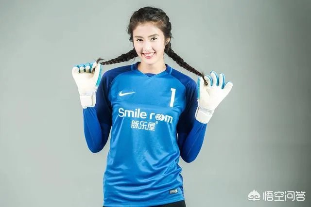 中国女足4:1俄罗斯女足，最美门将赵丽娜为何落选？她还有机会参加女足世界杯吗？