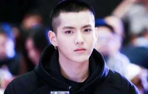 头发半长不短很尴尬，怎么办？