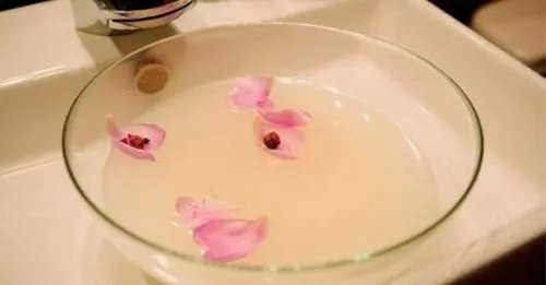 洗米水的作用有哪些 淘米水原来有这么强大的功效