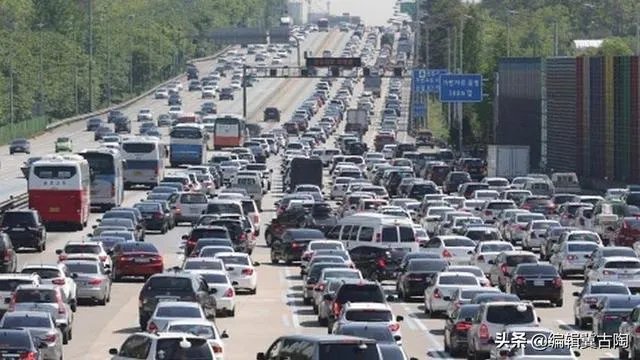 世界上除了火车最长，还有什么车比火车长？