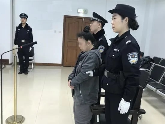 开车门撞死骑车者后果怎么样？