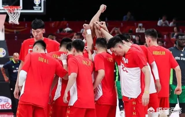 球场上阿联从来不怵美国队，这也是他身上独有的精气神，但为何有人说他不能成为主流力量呢？