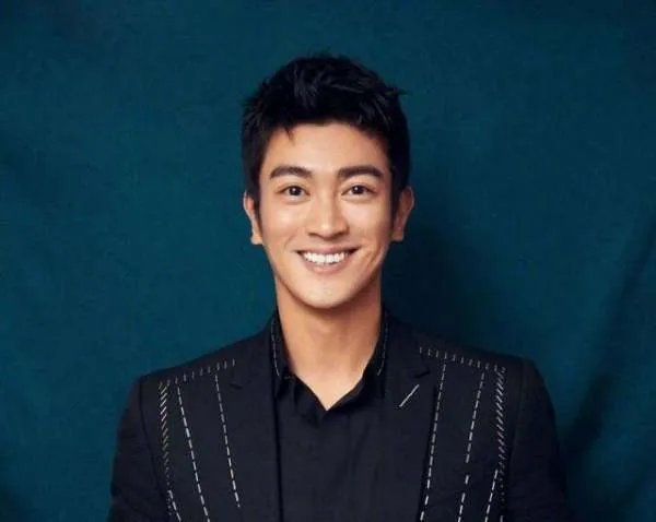 都说“北电出美女，中戏出戏骨，上戏出校草”，上戏够得上明星“校草”的都有谁？