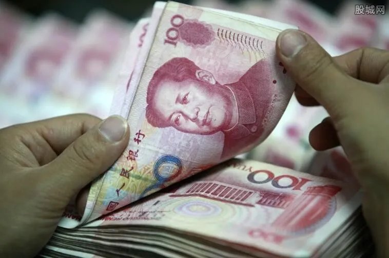 月光族变月欠族 月欠族怎么绝地求生？