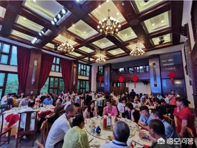 最近桂林跟团，导游发飙强制游客一小时消费2万，大家怎么看？