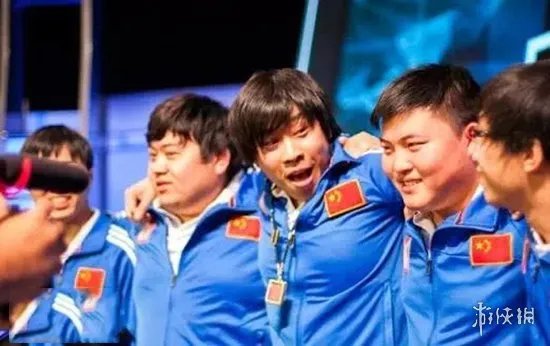 55开粉丝贴吧求助Uzi 网友：等你打上国服第一再说吧