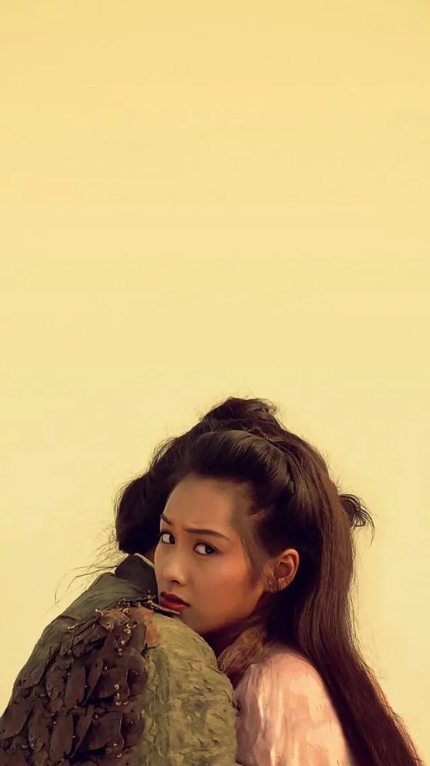 王牌对王牌中朱茵在扮演紫霞是否在消费周星驰?