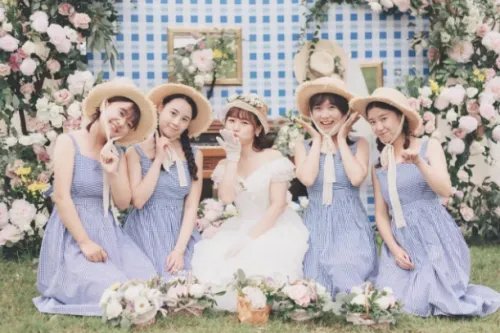 伴娘和谁坐一个车 伴郎伴娘坐车的讲究