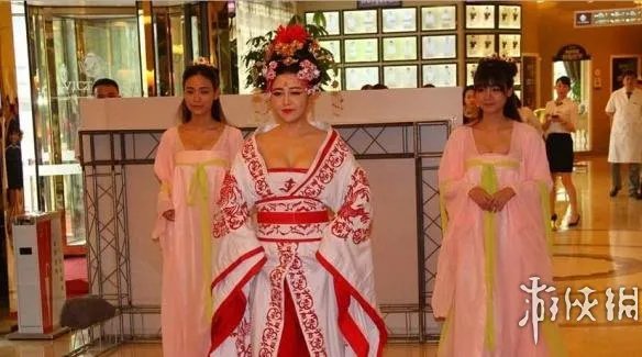 北影毕业生“叫板”范冰冰 丰胸后COS《武媚娘传奇》