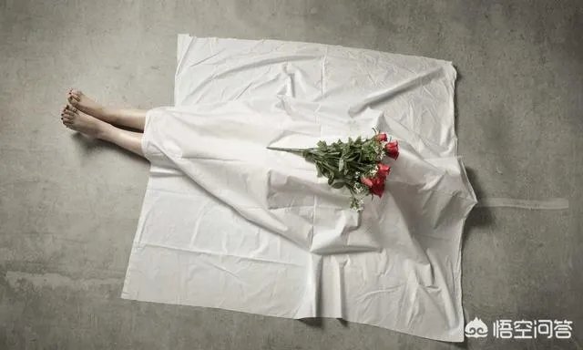 为什么有些溺水死亡的人被人拉上来胳膊和腿都是卷曲着的？