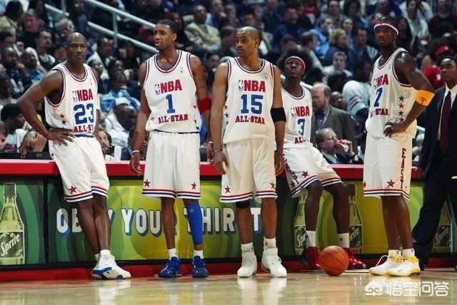 乔丹的全明星告别赛上,科比罚球时为什么全场观众狂嘘科比?