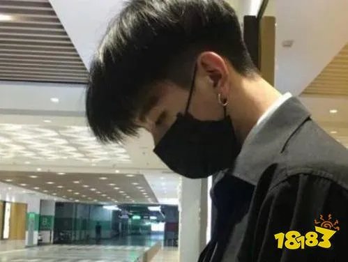 网红七鹤大人终于摘下口罩，失去热度后，终于要露脸了？