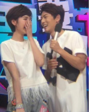 陈翔毛晓彤微博承认恋情  “姐弟恋”坐实两年前相识