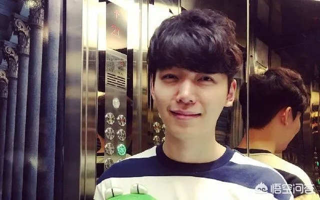 你心目中最强的LOL战队可以由哪些人组成？