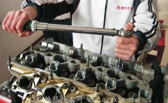 扭力扳手使用方法和使用注意事项